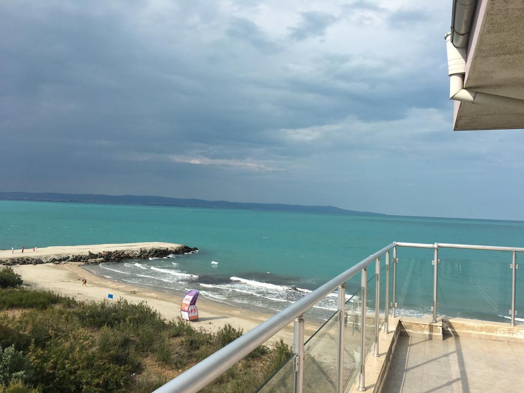 Orange Apartments Поморие Экстерьер фото